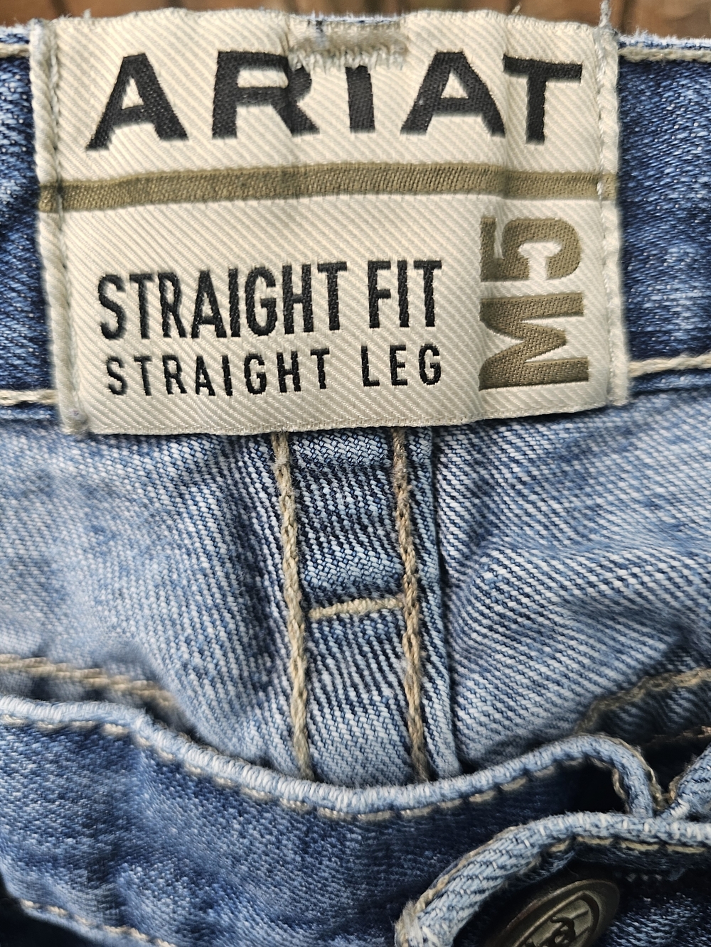 🚨CLEARANCE🚨 Ariat Light Blue Straight Fit Jeans with Tan Stitching